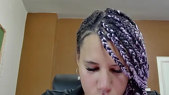 AaliyahHarris Chat XXX in diretta