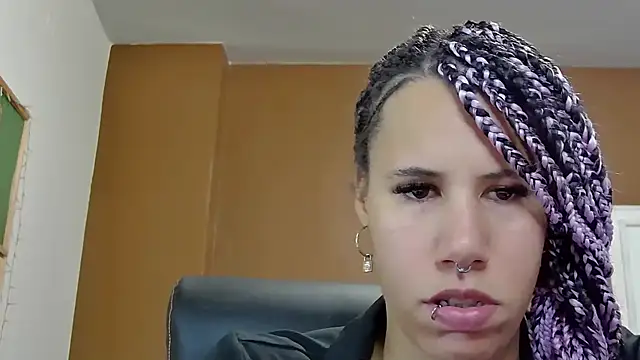 צ'אט XXX בשידור חי של AaliyahHarris