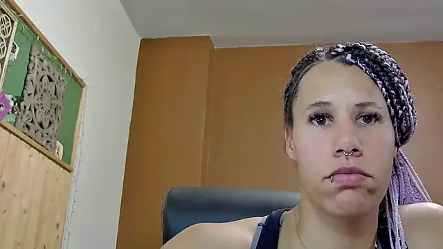 Show modela AaliyahHarris na web-kameri