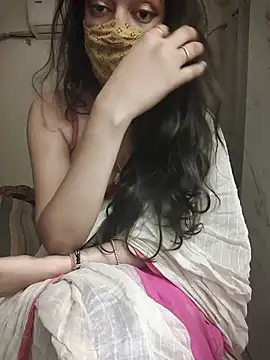 הופעת וובקאם של Lavanya_sexyy