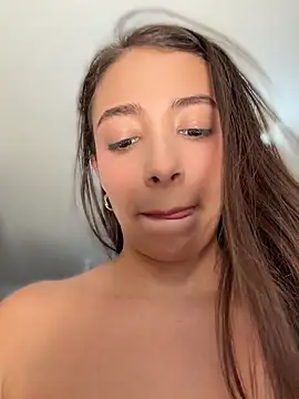 Hall_16 Live XXX-Chat