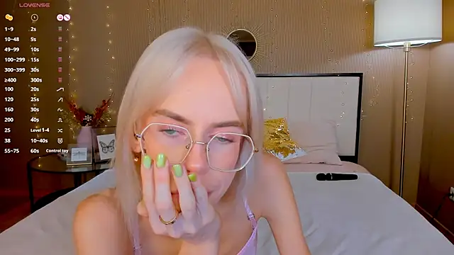 bellatip's Live XXX Chat
