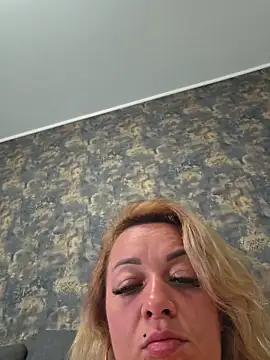 Show Webcam de RuxyHuge42ETT