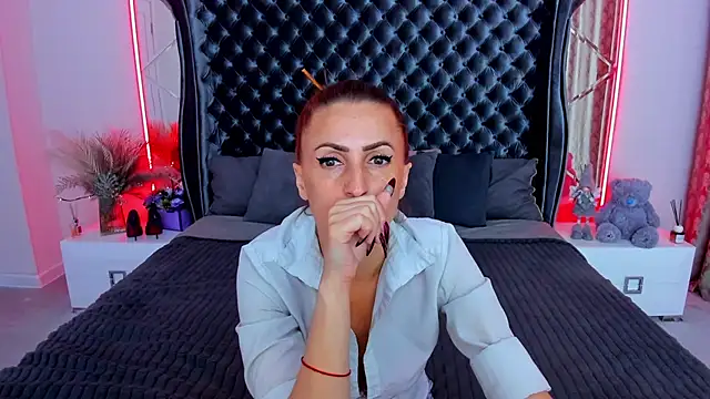 Rebecca_Diamond Show in webcam