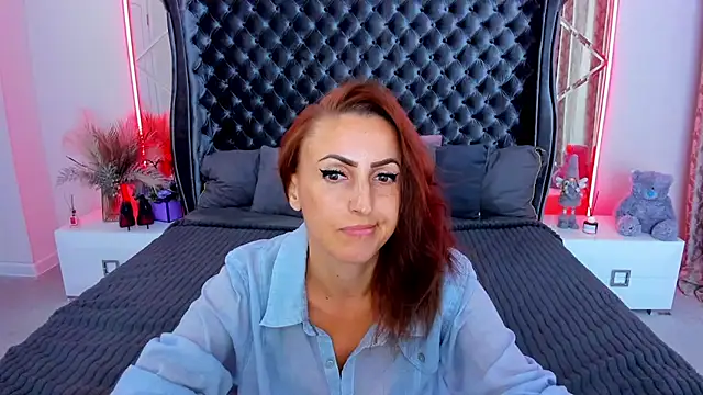 Rebecca_Diamond Pertunjukan Webcam