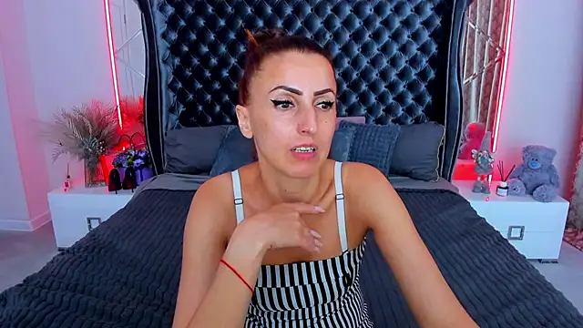 Rebecca_Diamond's Live XXX Chat