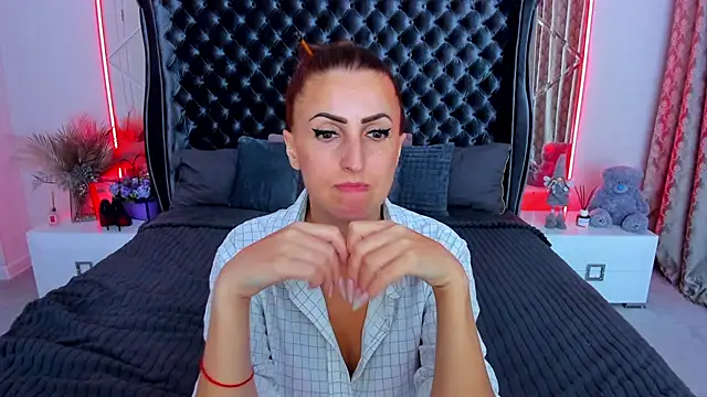 Chatroom XXX en direct de Rebecca_Diamond