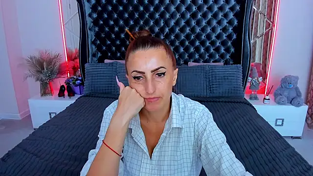 Rebecca_Diamond's Webcam Show