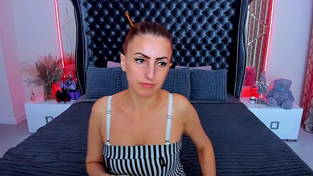 แชท XXX สดของ Rebecca_Diamond