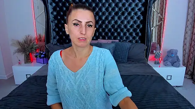 Show modela Rebecca_Diamond na web-kameri