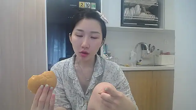 XXX chat uživo modela Asiagirll