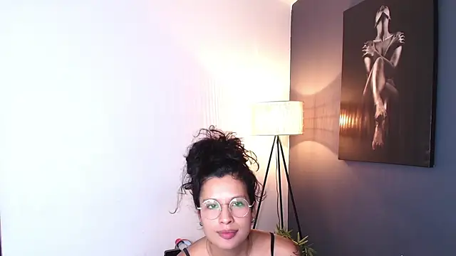 Andy__Nova Adlı Modelin Canlı XXX Sohbeti