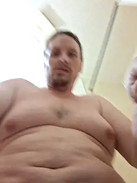 bushhogger8371 Show in webcam