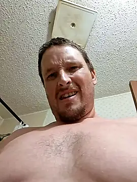 bushhogger8371 Show in webcam