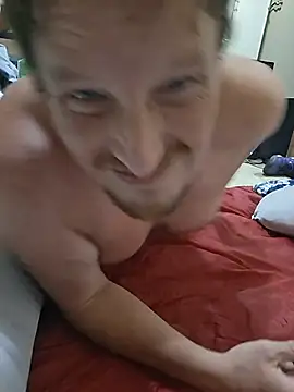 bushhogger8371 Show in webcam
