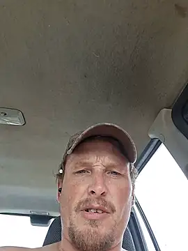bushhogger8371 Show in webcam