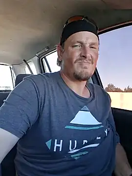 bushhogger8371 Show in webcam