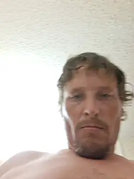 bushhogger8371 Show in webcam