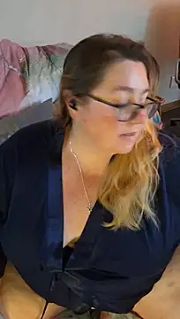 צ'אט XXX בשידור חי של Iceprincess2bad4u