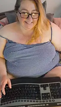 Show modela Iceprincess2bad4u na web-kameri