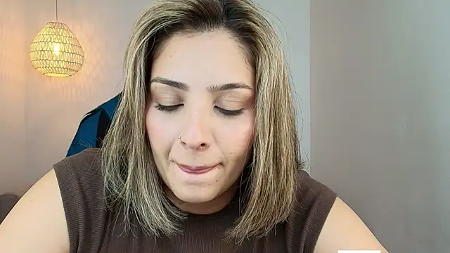 YummyAnna_ XXX чат на живо