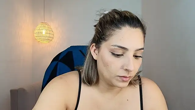YummyAnna_ – Live XXX-chat