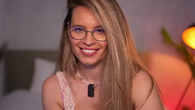 BrandyWhite's Live Chat Room
