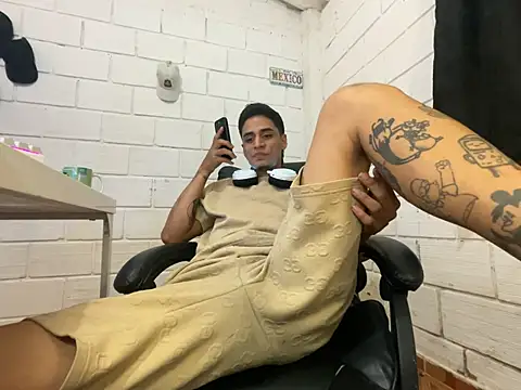 Max_TheHorseDick ওয়েবক্যাম শো