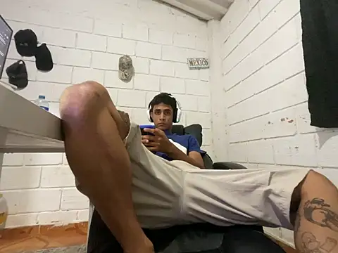 Max_TheHorseDick 在線直播表演