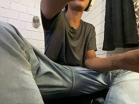 Max_TheHorseDick 在線直播表演