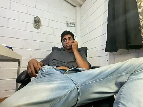 Max_TheHorseDick Adlı Modelin Web Kamerası Şovu