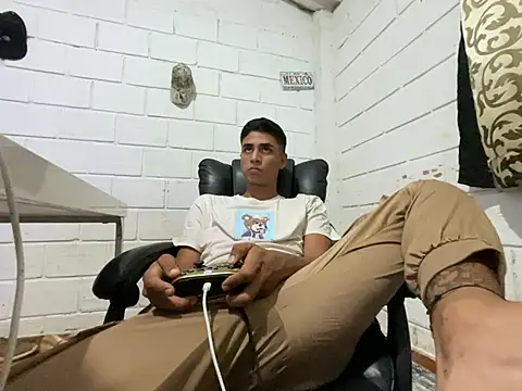 Max_TheHorseDick's Webcam Show