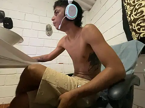 Max_TheHorseDick Шоу с уебкамера