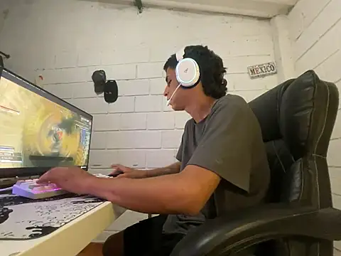 Max_TheHorseDick webkamerás műsora