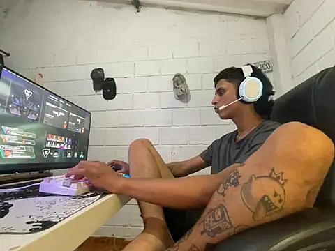Max_TheHorseDick webkamerás műsora