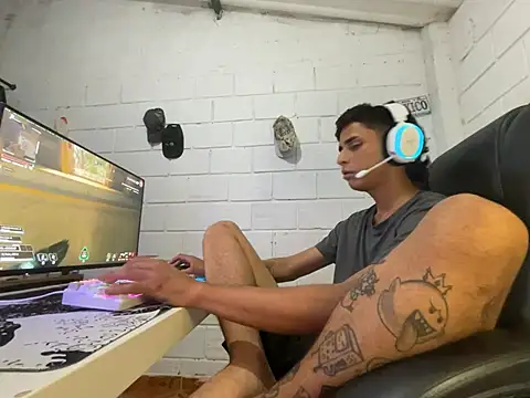 Max_TheHorseDick Adlı Modelin Web Kamerası Şovu