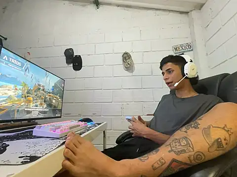 Max_TheHorseDick 웹캠 쇼