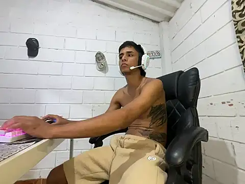 Max_TheHorseDick's Webcam Show