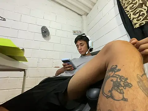 Max_TheHorseDick: вебкам-шоу