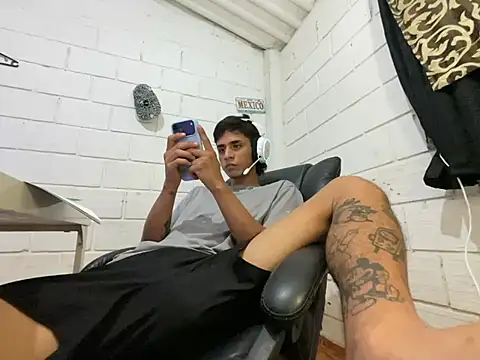 Max_TheHorseDickのウェブカメラショー