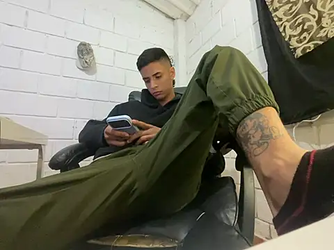 Max_TheHorseDick's Webcam Show