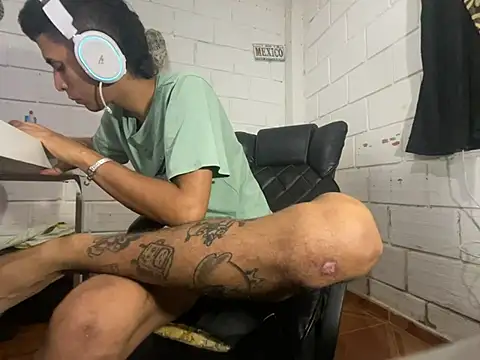 Max_TheHorseDick: вебкам-шоу