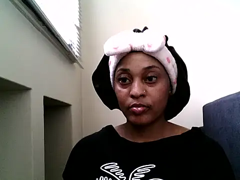 ORUOMA Live XXX-chat