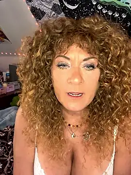 Chat +18 de SuzyCatzz ao vivo