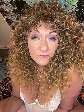 Онлайн чат XXX SuzyCatzz