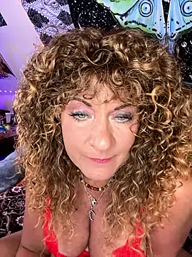 دردشة SuzyCatzz الجنسية المباشرة