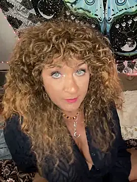 SuzyCatzz's Webcam Show