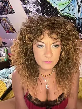 XXX chat uživo modela SuzyCatzz