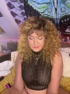 SuzyCatzz's Webcam Show