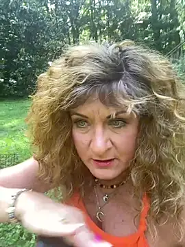 XXX chat uživo modela SuzyCatzz